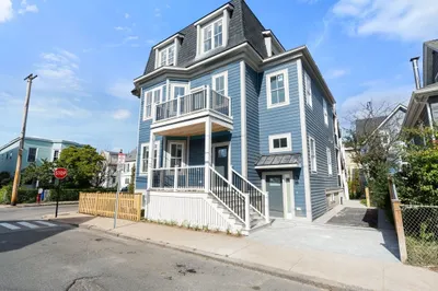 35 Richardson St #3