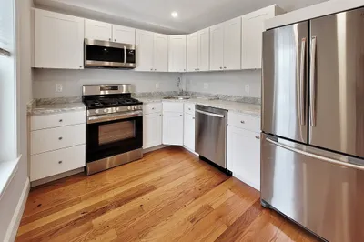 127 Shirley St #1 1