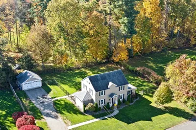 14 Brookdale Dr 1