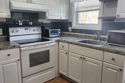 138 Franklin St #3