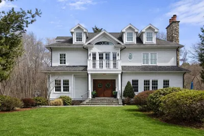 64 Oak Street