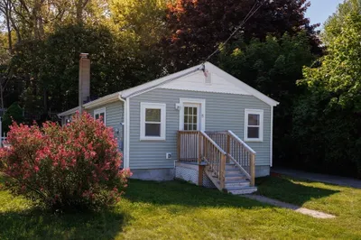 8 Freeman Ave 1