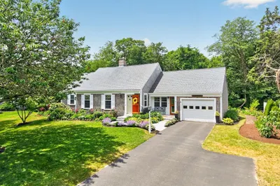 25 Gingerbread Ln 1