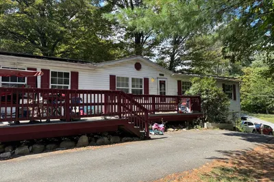 10 Gardner Falls Rd