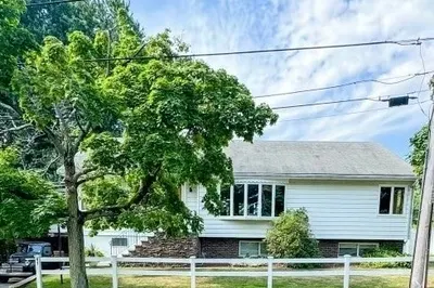 41 Oakwood Ave