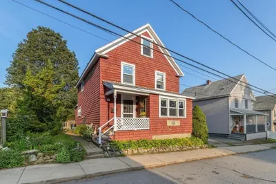 21 Brownville Ave 1