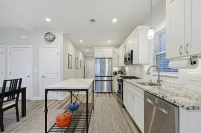 56 Byron St #2 1