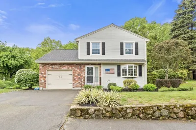 71 Sheilas Way 1