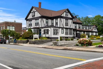 76 Main St 1