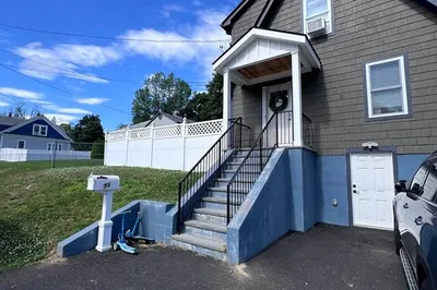 38 Rich St