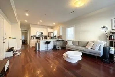 35 Magnolia Ave #2