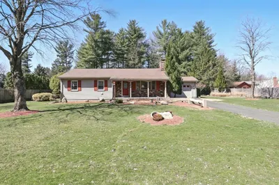 36 Colony Cir 1