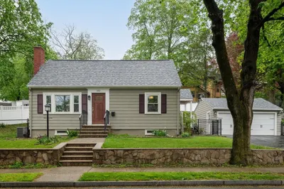 142 Vine St