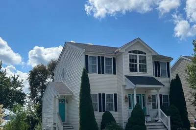 609 Detroit St 1