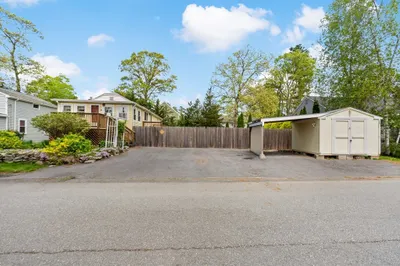 31 Mayflower Rd 1