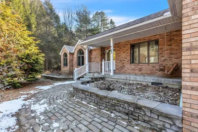 147 Carver St 1