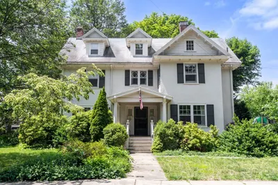 38 Cabot St 1