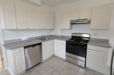 8 Pearl St #2 1