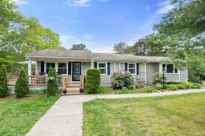 9 Debbies Ln 1