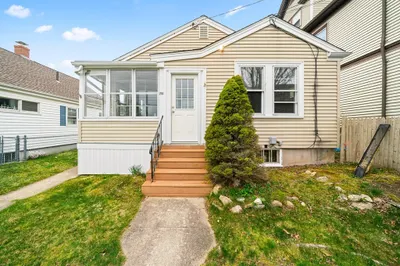 292 Harwich St 1