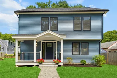 77 Hurd St 1