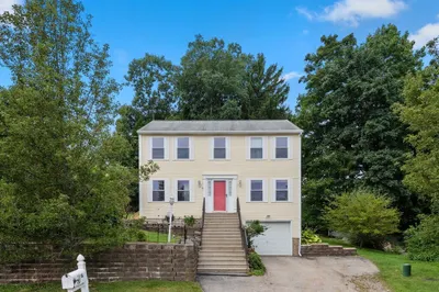 9 Shawnee Rd