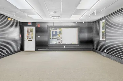 35-41 W Main St #1