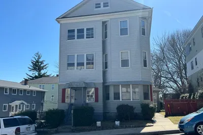 8 Village St
