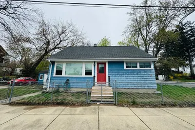 220 Glenellen Rd 1