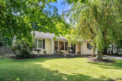 8 Vista Dr 1