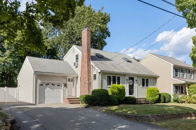 17 Lewis St.