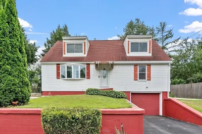 15 Eugene St