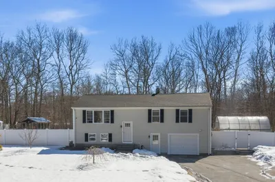 2944 Anderson Dr