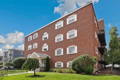 48 Coffey St #8D 1