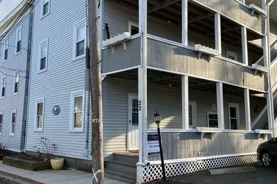 22 Carlton St #1 1