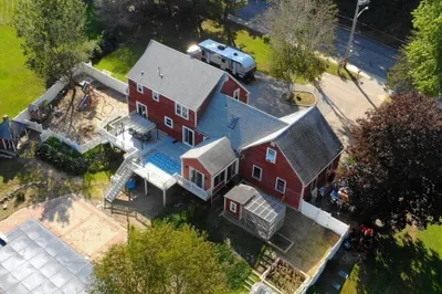 255 Eastford Rd 1