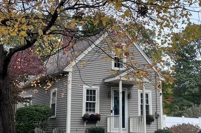 120 Curtis Ave 1