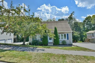 6 Cheyenne Rd