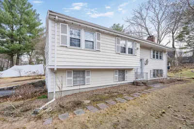 32 Rockland St