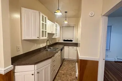 10-12 Lockwood St #1 1