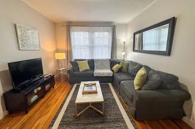 169 Kent St #3