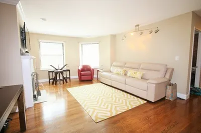 79 Gainsborough St #204 1