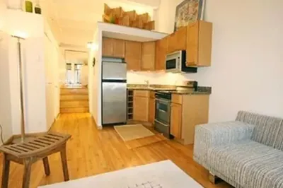 12 Stoneholm St #303