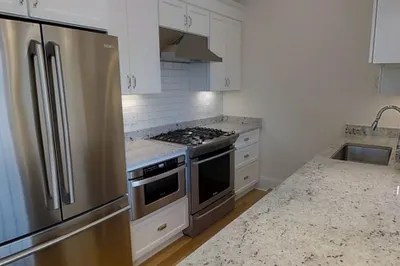 380 Bunker Hill #115