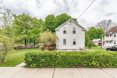 4 Maple St