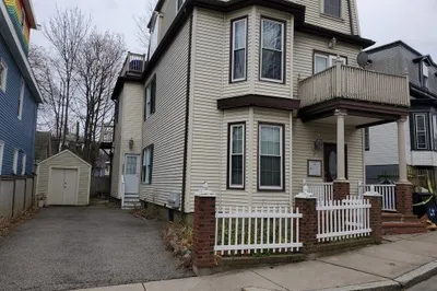 47 Moseley Street #1
