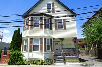 66 Burrell St 1