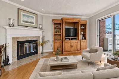 18 Breakwater Drive #18 1