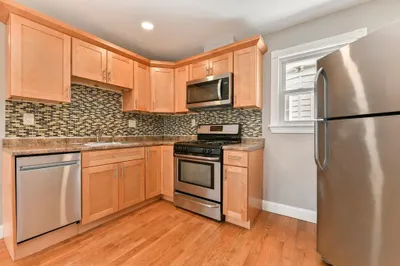 70 Topliff St #3