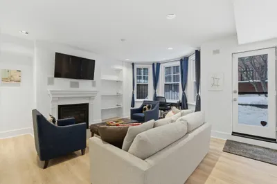 434 MarlBorough St #B 1